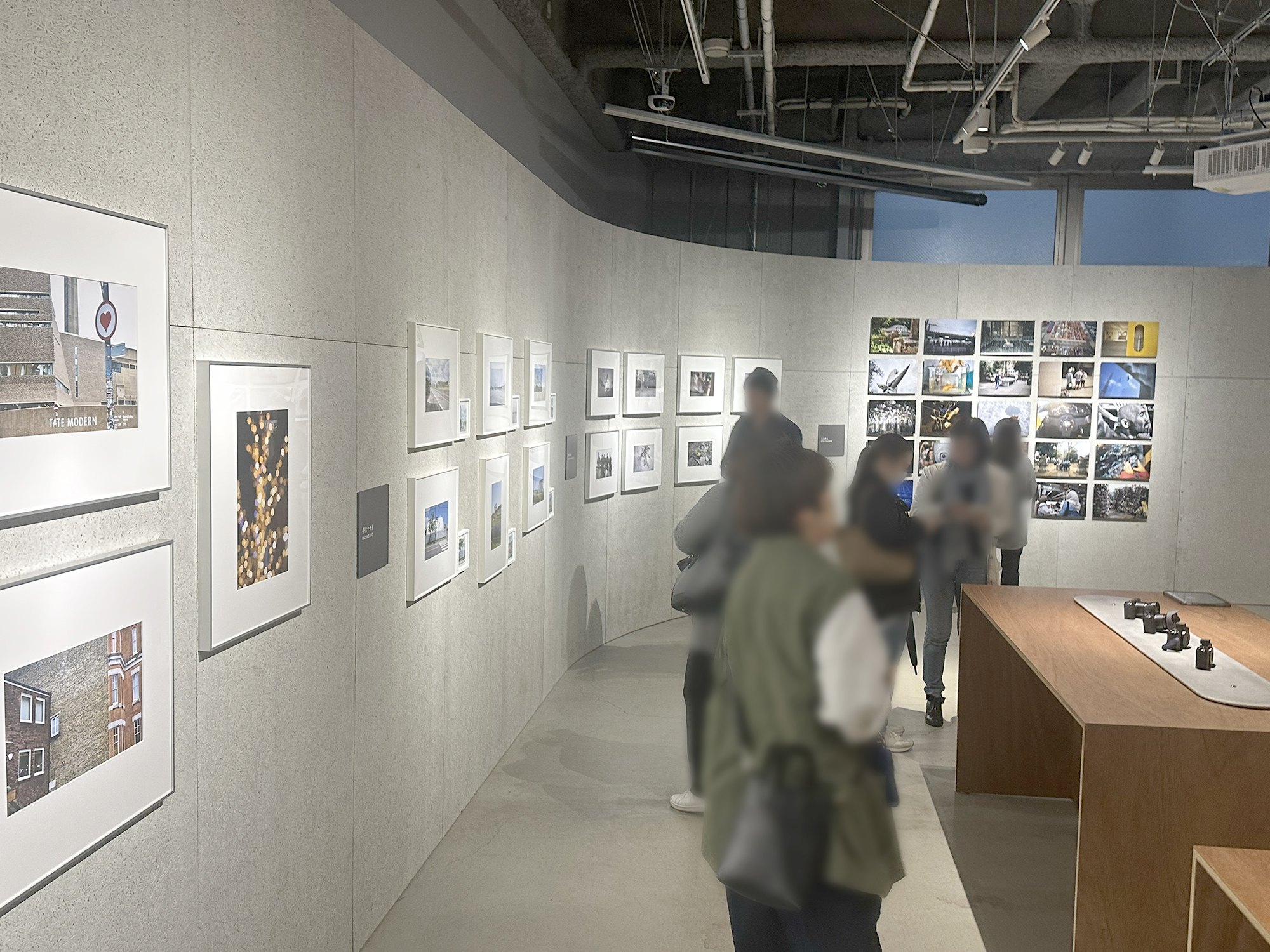 写真展レポート「GR Anthology －16の視点－」 – Shuffle